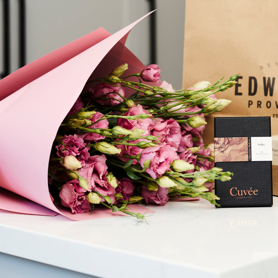 Bendigo Valentines Gift Flowers and Chocolate